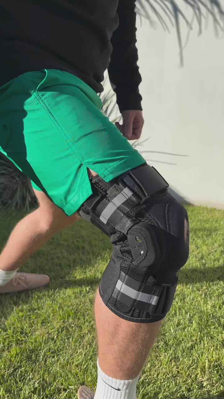 Sofre com dores, instabilidade ou medo de lesões no joelho? A Joelheira Articulada com Suporte Patelar da Vida Eficaz é a escolha ideal para quem busca segurança, firmeza e proteção real durante o treino ou no dia a dia. Projetada com hastes laterais de estabilização, tecido de alta compressão e costuras reforçadas, ela oferece suporte total sem limitar seus movimentos naturais. Isso significa mais liberdade para se exercitar com confiança e menos risco de lesões como torções, deslocamentos ou sobrecarga da